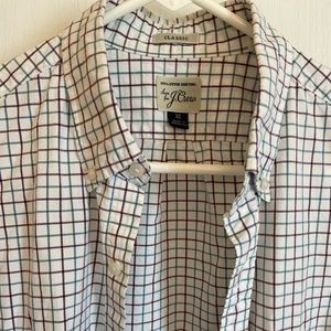 Men’s medium button up shirt. Classic fit.